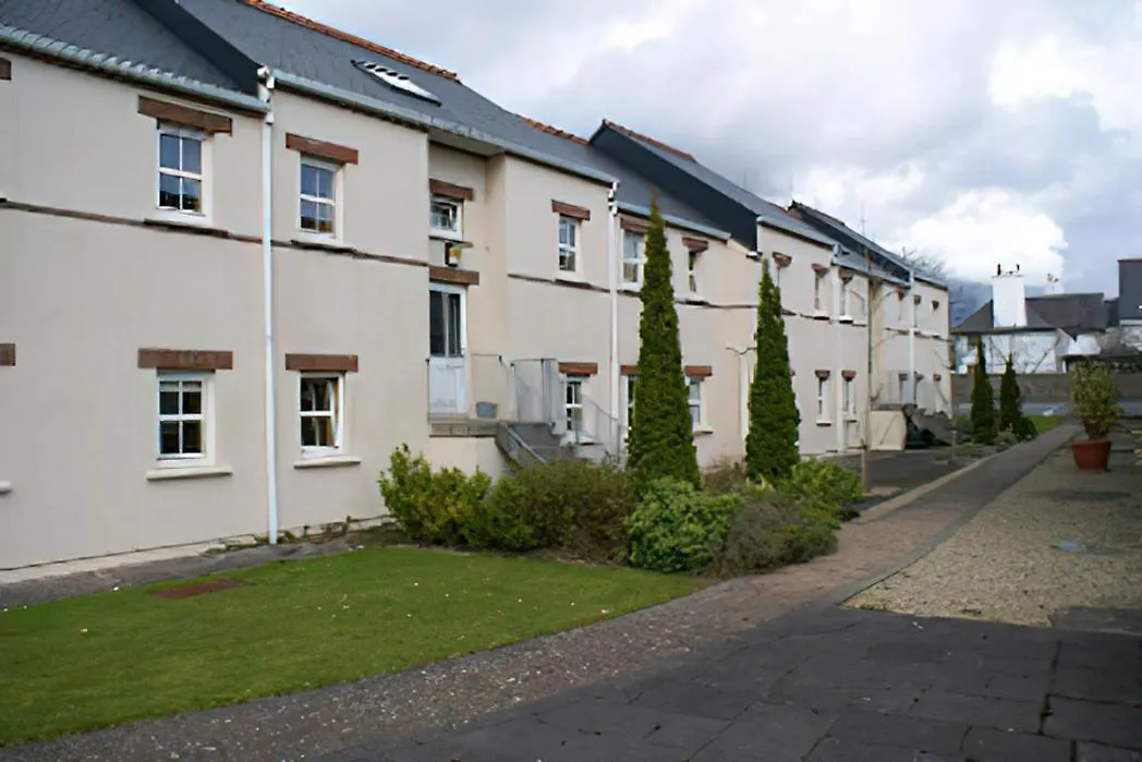 Sheraton Lodge Apartments T12E309 contacts