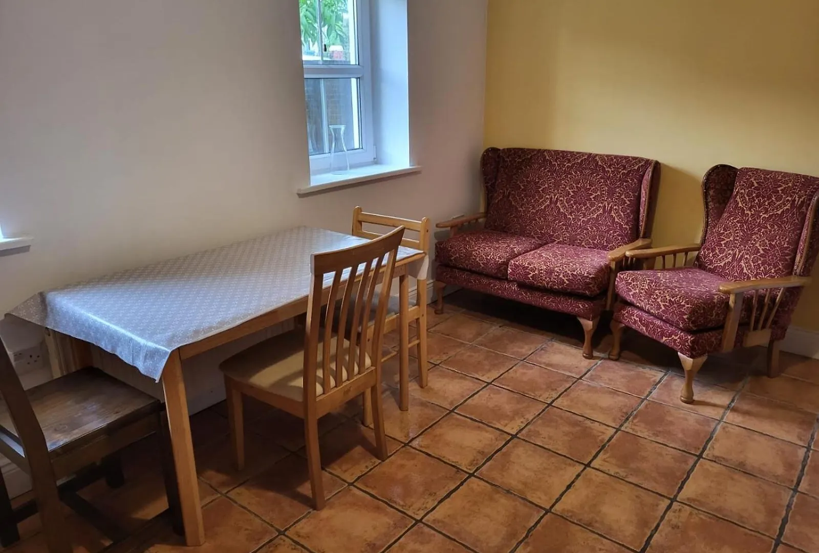 Sheraton Lodge Apartments T12E309 Cork